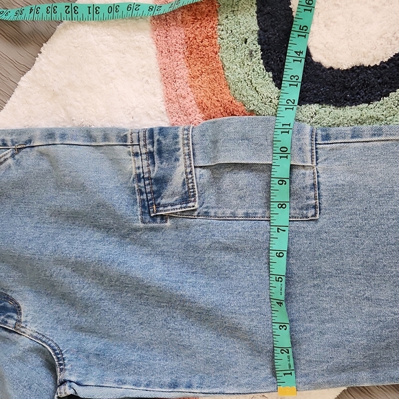 Forever 21 Wide-Leg Cargo Jeans - Picture 9 of 12